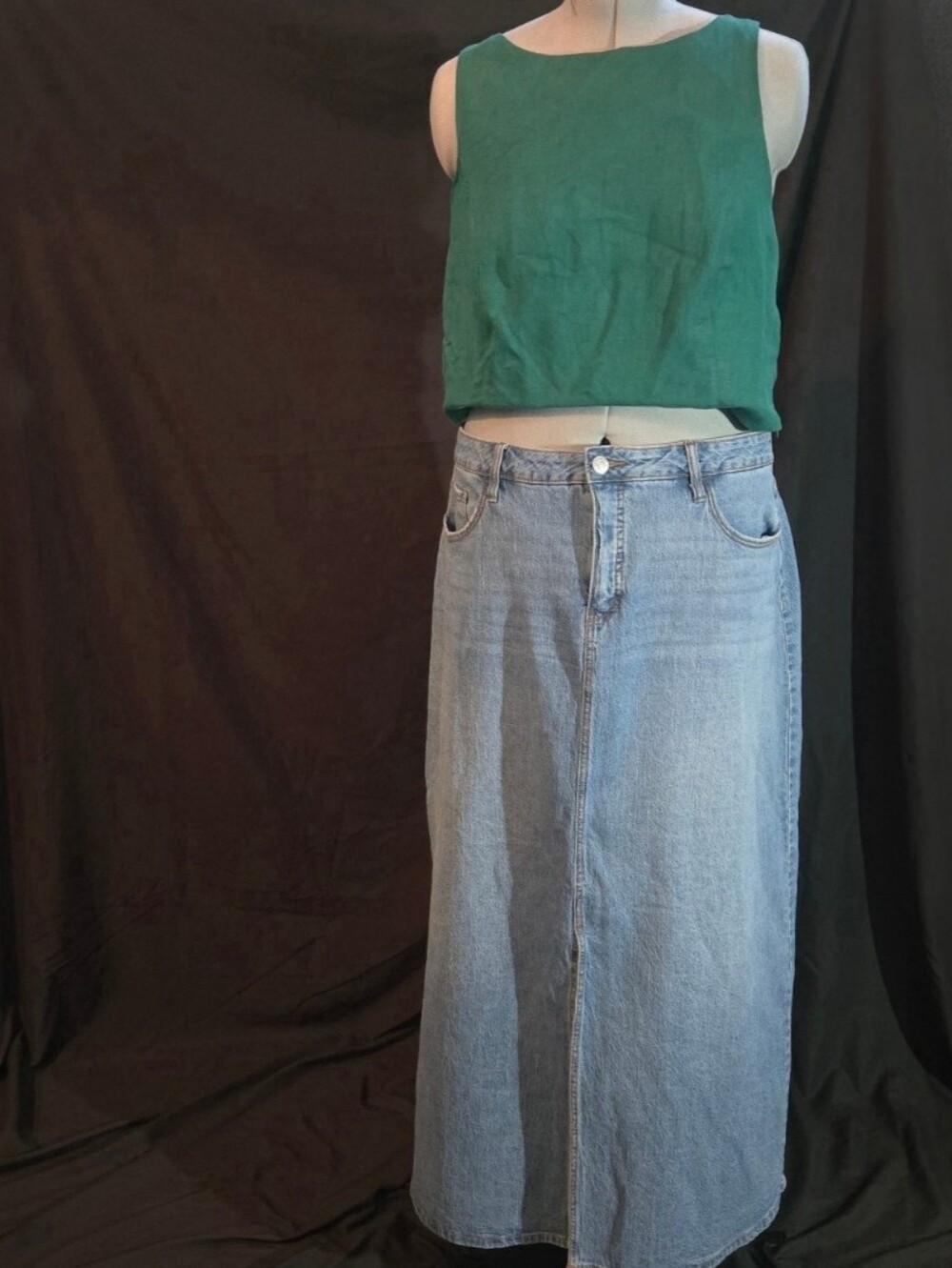 LOFT Emerald Green LineLOFT Emerald Green Linen Top & Ava + Viv Denim Maxi Skirt